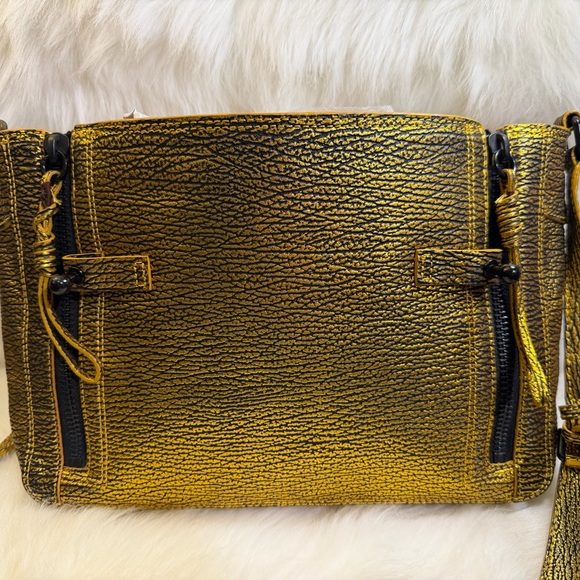 3.1 PHILLIP LIM
Gold/Black Shark Embossed
Leather Medium Pashli Satchel
Bag💛🖤 - Picture 13 of 14